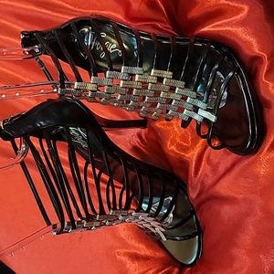 FERGIE sz 9.5 caged heels DRAMA with silver bling AMAZING